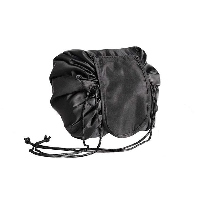Pouch, o poșetă de femei pentru depozitarea diverselor accesorii - Image 1