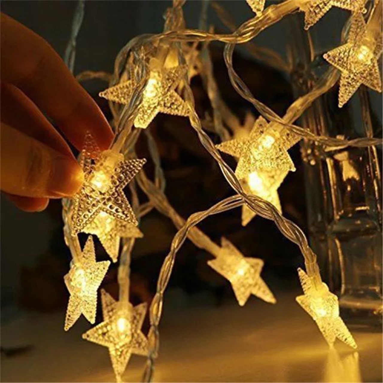 Lumini LED în formă de stea sunt potrivite pentru decorarea interioară și exterioară, deoarece sunt adecvate pentru diferite condiții meteorologice!